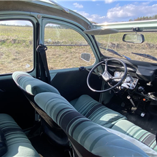 Citroën 2CV , voiture classique rénovée pour vos voyages en Aveyron